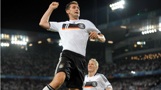 EM 2008 - Miroslav Klose und Bastian Schweinsteiger jubeln