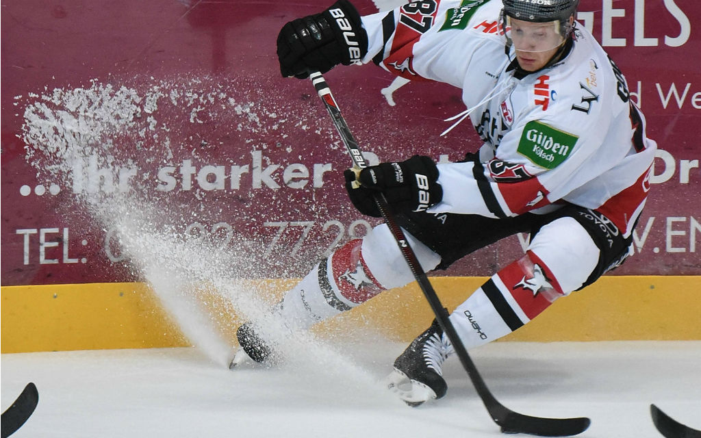 Philip Gogulla im Eishockey Testspiel Löwen Frankfurt - Kölner Haie