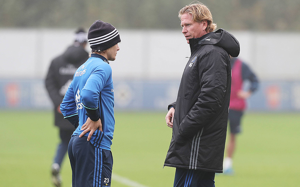 HSV-Training am 18.10.2016 im Volksparkstadion: Alen Halilovic und Trainer Markus Gisdol