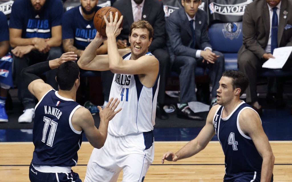 Dirk Nowitzki im dritten Spiel der Playoffs 2015/16 mit den Dallas Mavericks gegen die Oklahoma City Thunder