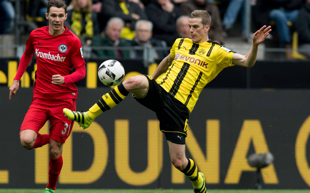 imago/DeFodi: Setzen sich Sven Bender und Borussia Dortmund (r.) gegen Branimir Hrgota und Eintracht Frankfurt durch?