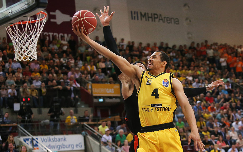 David McCray beim Abschluss am Brett gegen Chris Babb