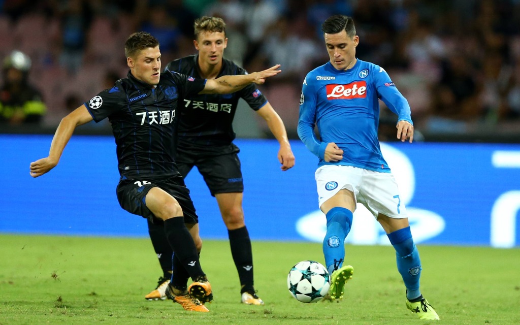 Jose Maria Callejon mit dem Außenrist im Playoff-Hinspiel SSC Neapel - OGC Nizza in der Saison 2017/18.