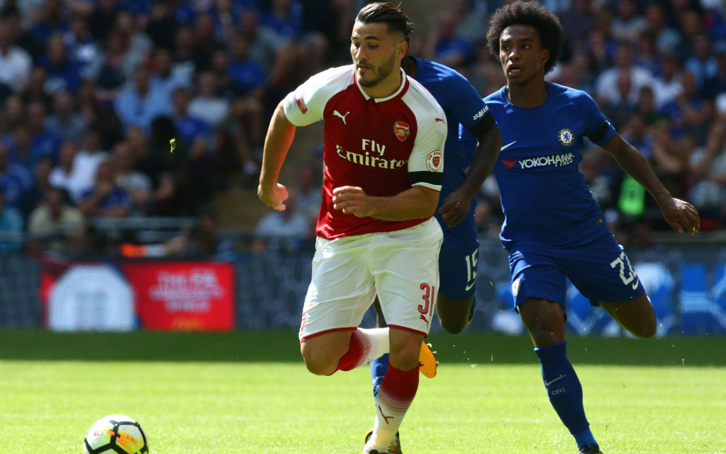 imago/Zuma Press: Im Community Shield waren der FC Arsenal und Sead Kolasinac (l.) schneller als der FC Chelsea und Willian. Und am Sonntag?