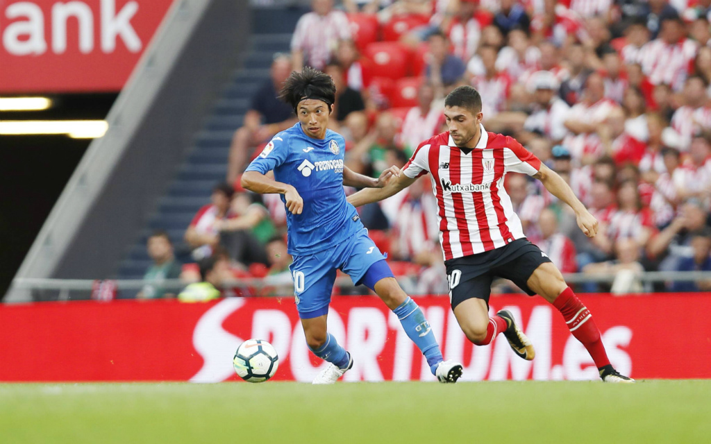 Imago/AFLOSPORT: Wer setzt sich durch: Gaku Shibasaki (l.) und der FC Getafe oder Unai Nunez und Athletic Bilbao?