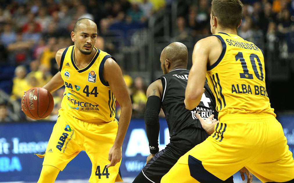 Aufbauspieler Peno im Ligaduell ALBA Berlin gegen Crailsheim