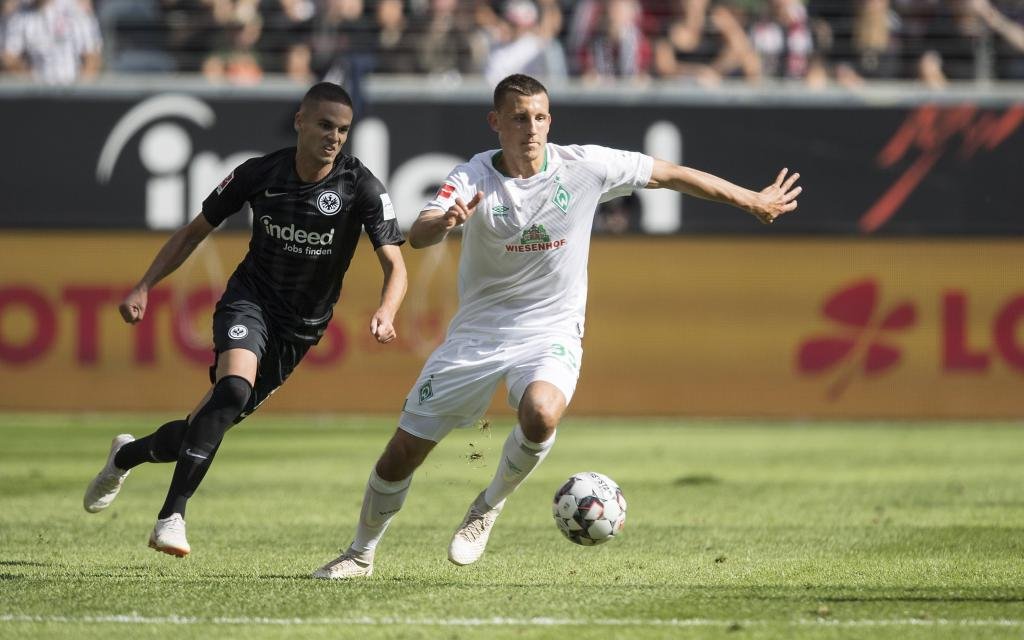 Maximilian EGGESTEIN r. (HB) im Zweikampf gegen Mijat GACINOVIC (F), Aktion, Fussball 1.Bundesliga, 2.Spieltag, Eintracht Frankfurt (F) - SV Werder Bremen (HB), am 01.09.2018 in Frankfurt