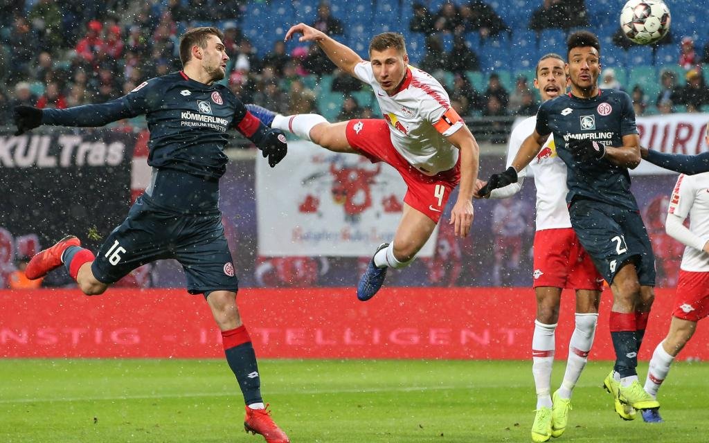 Pokalfinalist Leipzig muss in der Bundesliga in Mainz ran.