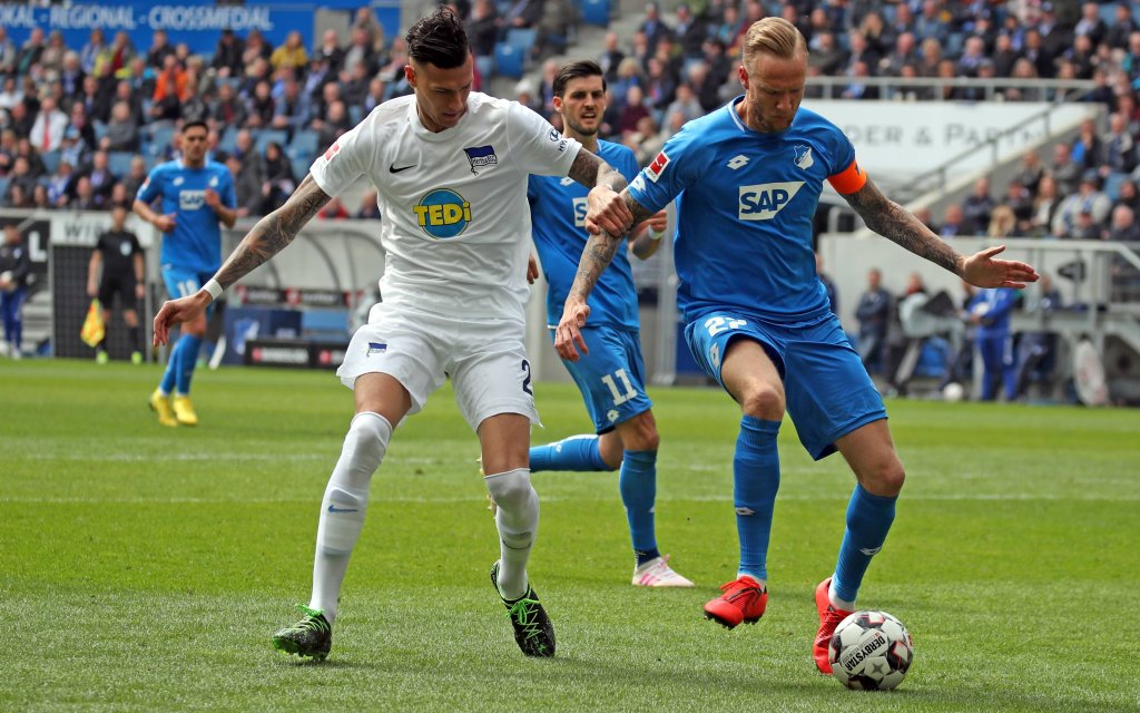 TSG 1899 Hoffenheim - Hertha BSC Berlin Deutschland, Sinsheim, 14.04.2019, Fussball, Bundesliga, Saison 2018/2019, 29. Spieltag, TSG 1899 Hoffenheim - Hertha BSC Berlin: v.l. Davie Selke (Hertha BSC Berlin), Kevin Vogt (TSG 1899 Hoffenheim),