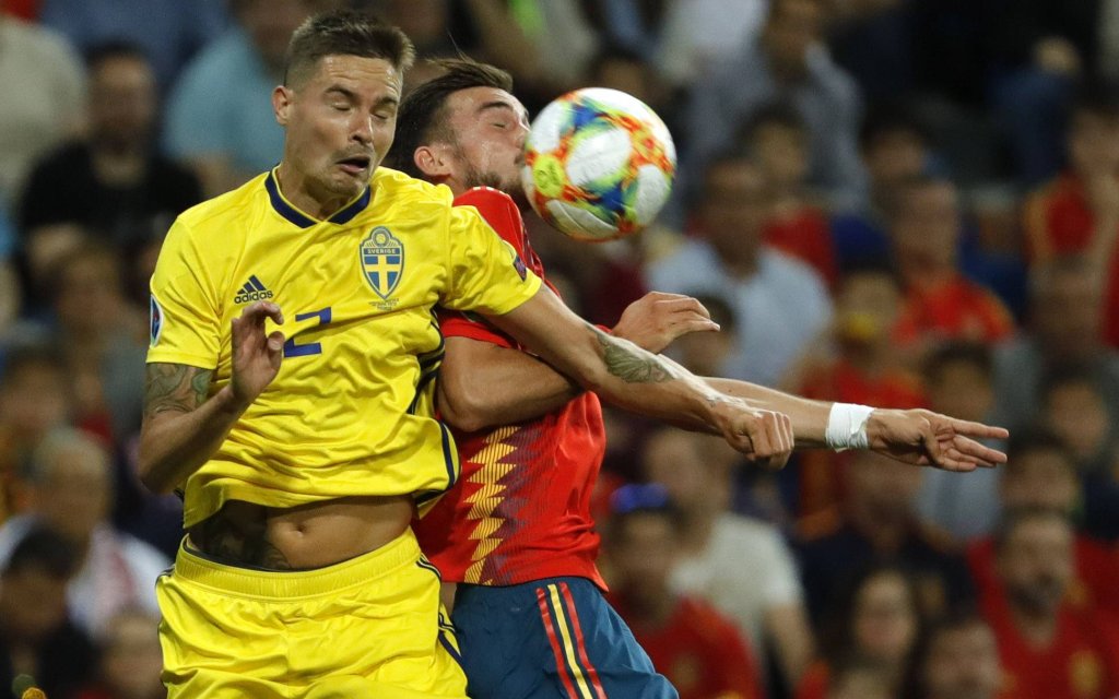 Madrid, Spanien 10.06.2019, EM Qualifikation 2020, 4. Spieltag, Spanien - Schweden, Fabian Ruiz (Spain) und Mikael Lustig (Sweden)