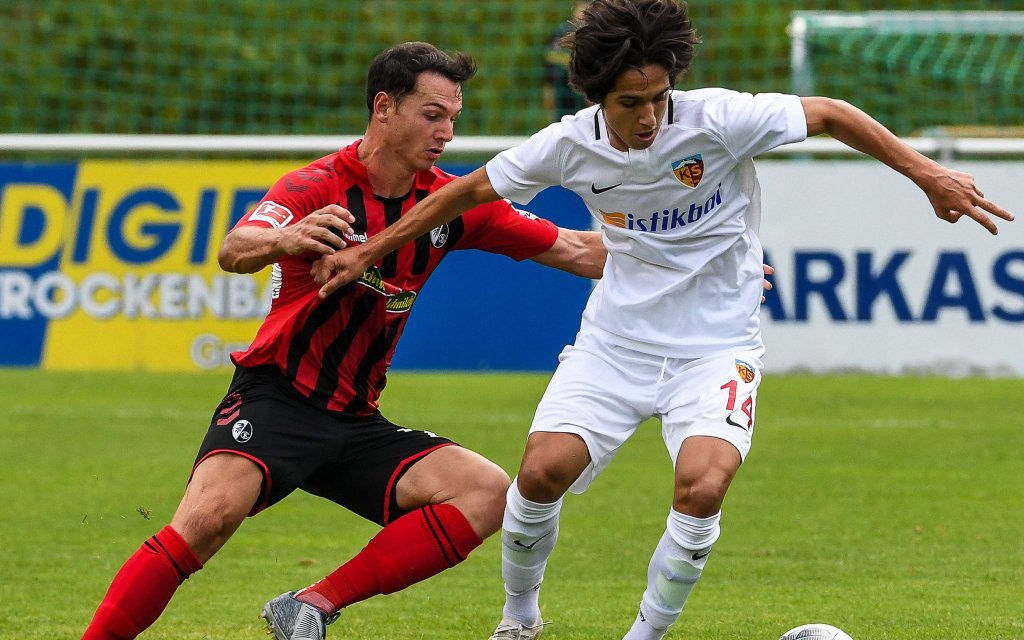 Der neue Shootingstar der Türkei: Emre Demir (r.)