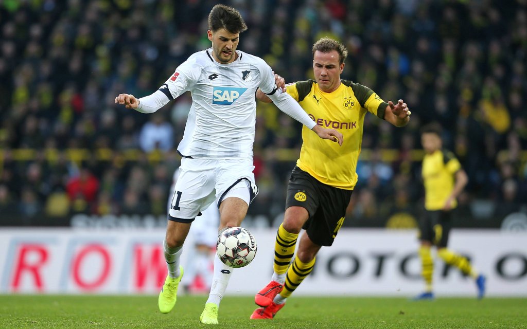 Borussia Dortmund - TSG 1899 Hoffenheim, im Signal-Iduna-Park Dortmund. (L-R) Florian Grillitsch (Hoffenheim) gegen Mario Götze (Dortmund)