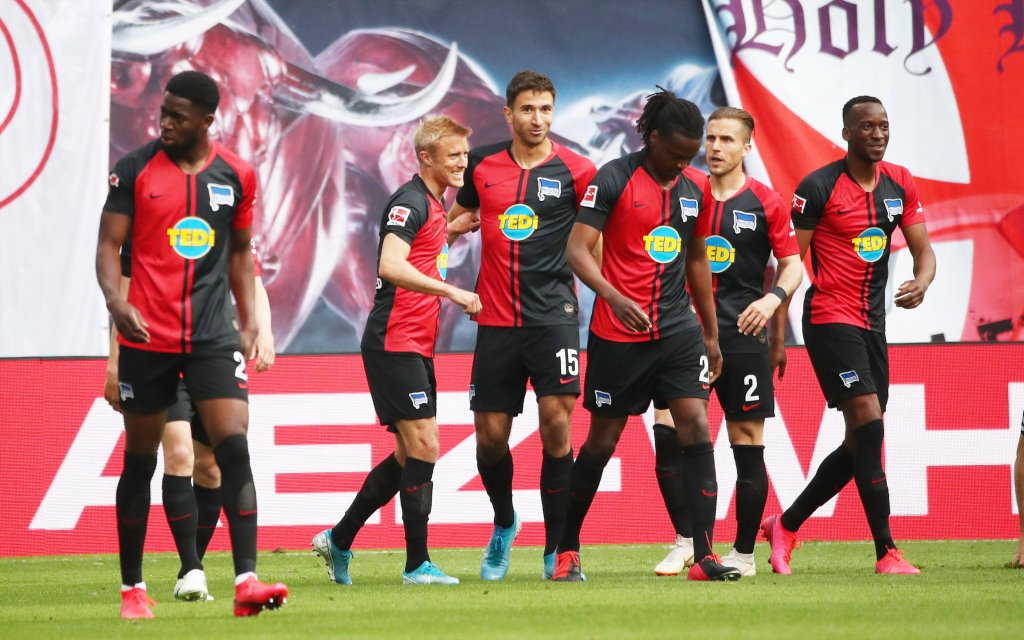 RB Leipzig - Hertha BSC , 27.05.2020 Leipzig, 27.05.2020, Red Bull Arena, Fussball, Bundesliga, 28.Spieltag , RB Leipzig vs. Hertha BSC Berlin , Im Bild Tor für Hertha. Marko Grujic 15, Berlin trifft zum 0:1 und jubelt mit den Teamkollegen.