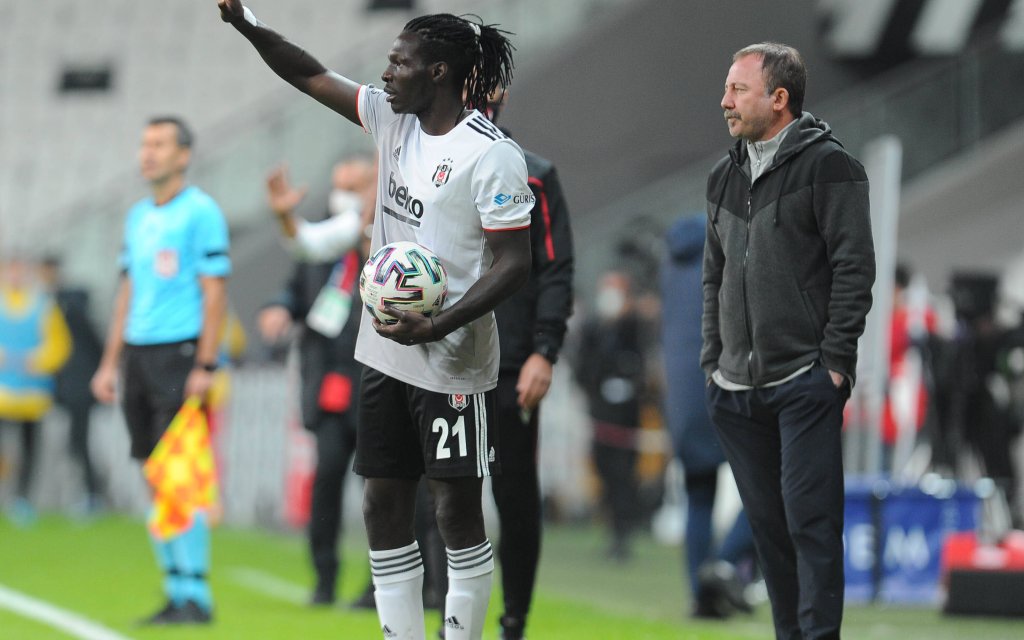 Nicht alles süper bei Besiktas-Trainer Sergen Yalcin (r.)