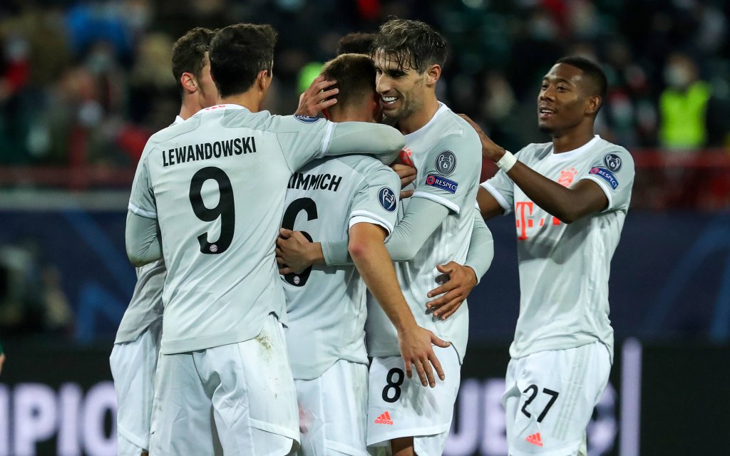 Sport Bilder des Tages MOSCOW, RUSSIA OCTOBER 27, 2020: Bayern Munich players celebrate a goal scored against Lokomotiv Moscow in their 2020/21 UEFA Champions League Group A Round 2 football match at RZD Arena.