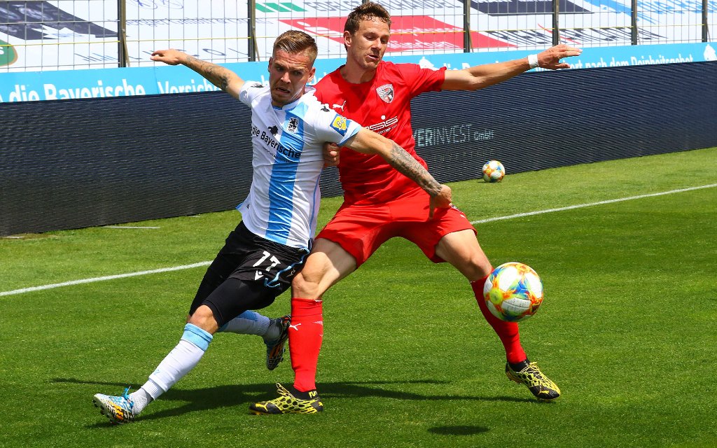 Muenchen, Deutschland 04. Juli 2020: 3.Liga - 19/20 - TSV 1860 Muenchen vs. FC Ingolstadt 04 v. li. im Zweikampf Daniel Wein TSV 1860 Muenchen und Marcel Gaus FC Ingolstadt 04