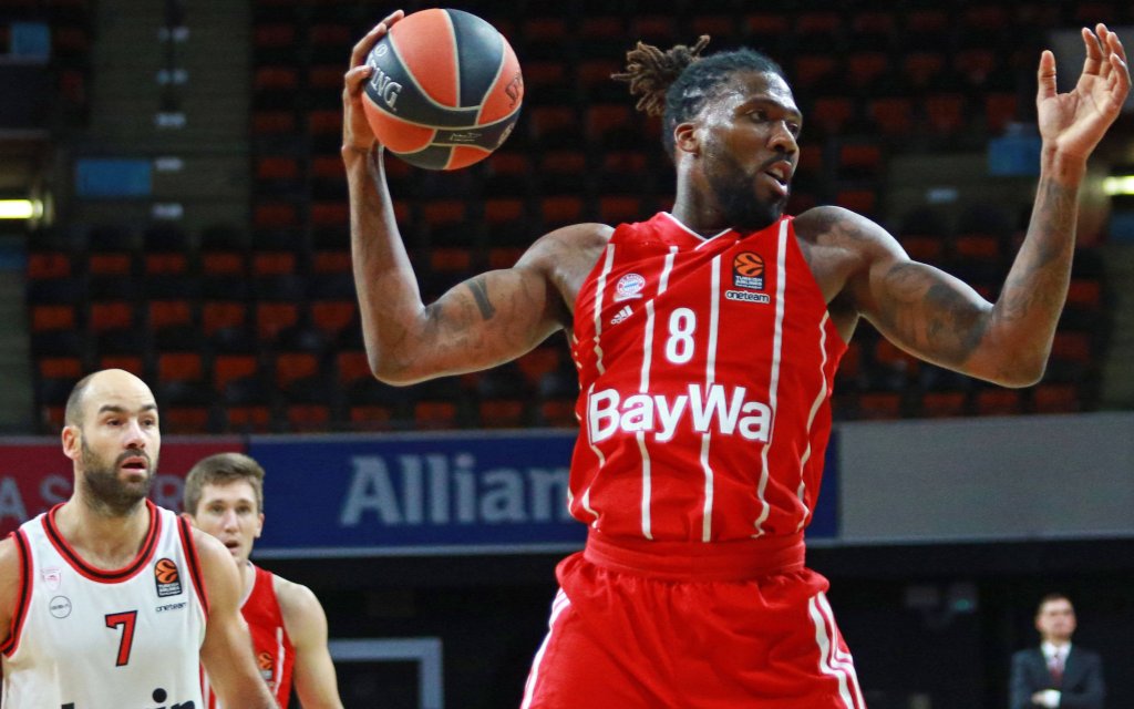 Münchens Big-Man Reynolds im Spiel gegen Piräus