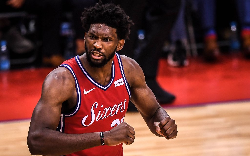 Philadelphias Embiid mit euphorischer Geste