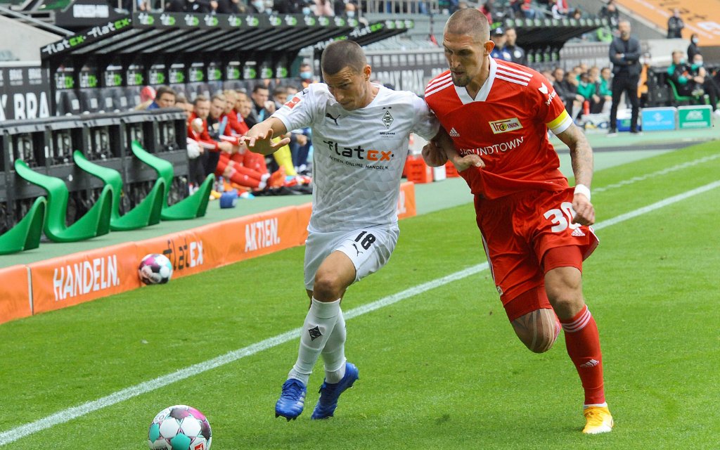 Borussia Mönchengladbach 1. Bundesliga , Saison 2020 - 2021 2.Spieltag Borussia Mönchengladbach gegen Union Berlin 1 - 1 am 26.09.2020 im Borussia-Park hier Stefan Lainer , Robert Andrich