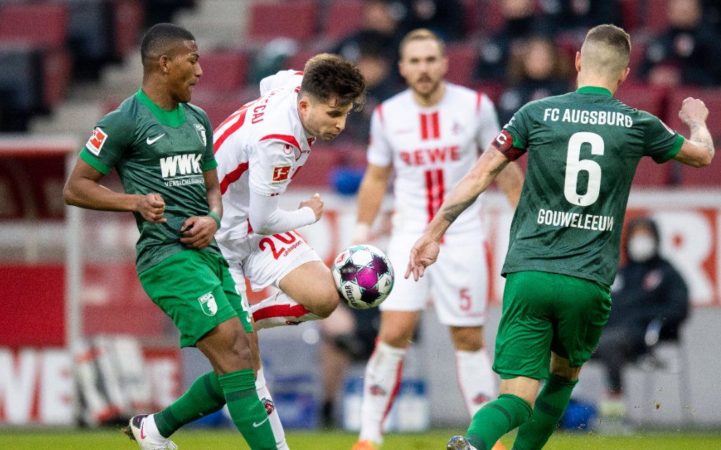 1.FC Köln - FC Augsburg Carlos Gruezo FCA, Elvis Rexhbecaj Köln, Jeffrey Gouweleeuw FCA 1.FC Köln - FC Augsburg 02.01.2021, Fussball, 1. Bundesliga, Saison 2020/21