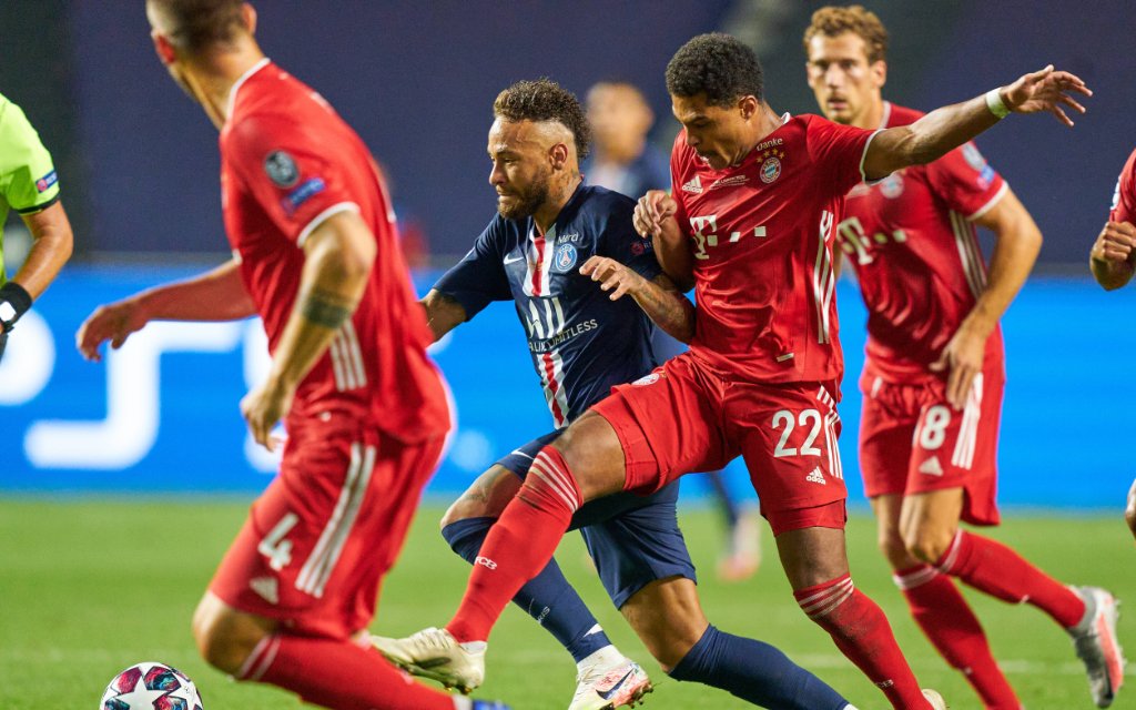 Final Football UEFA Champions League FC BAYERN MUENCHEN - PARIS SAINT GERMAIN PSG 1-0 Lisbon, Lissabon, Portugal, 23rd August 2020. NEYMAR, PSG 10 compete for the ball, tackling, duel, header, zweikampf, action, fight against Thiago ALCANTARA, FCB 6 Leon GORETZKA, FCB 18 Serge GNABRY, FCB 22