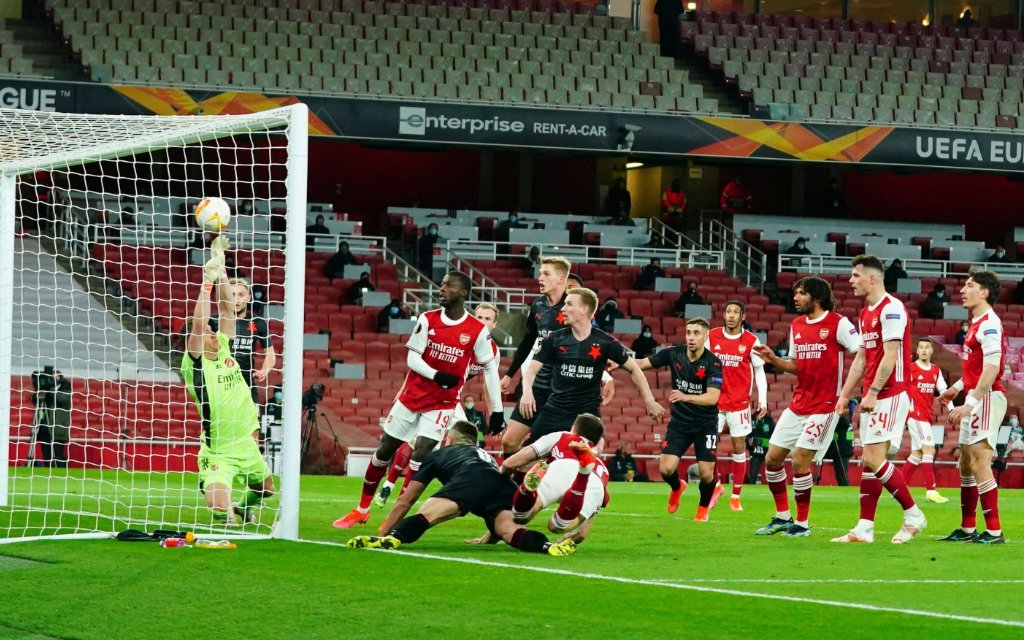 Slavia Prag im Hinspiel der Europa League beim FC Arsenal vor dem Tor zum 1:1.