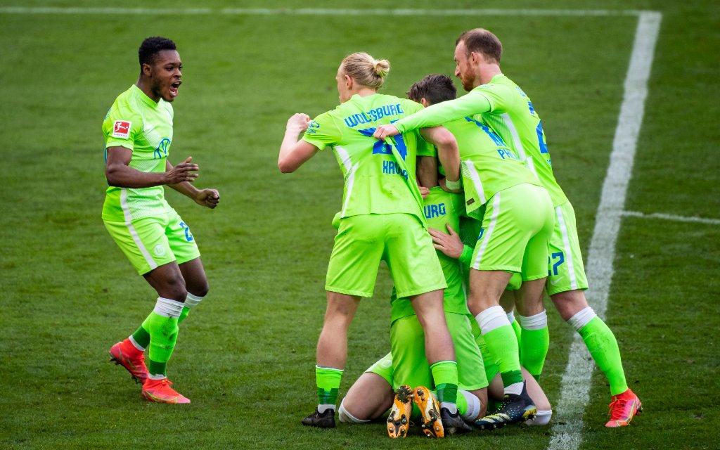 03.04.2021, xkvx, Fussball 1.Bundesliga, VfL Wolfsburg - 1.FC Koeln emspor, v.l. Torjubel, Goal celebration, celebrate the goal zum 1:0 durch Josip Brekalo VfL Wolfsburg