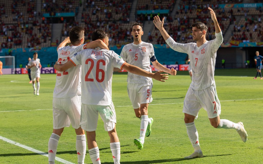 210624 -- SEVILLE, June 24, 2021 -- Spain s players celebrate a goal during the Group E match between Slovakia and Spain at the UEFA EURO, EM, Europameisterschaft,Fussball 2020 in Seville, Spain, June 23, 2021