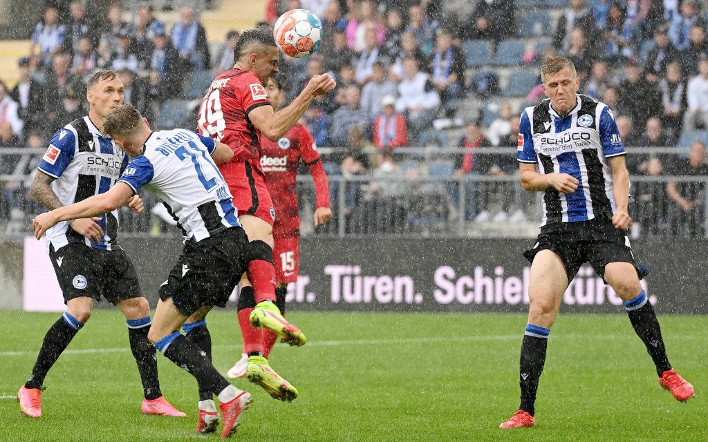 Bielefeld, Schueco Arena, 28.08.21, GER, Herren, 1.Bundesliga, Saison 2021-2022, DSC Arminia Bielefeld - Eintracht Frankfurt Bild: Torchance Rafael Santos Borre Frankfurt