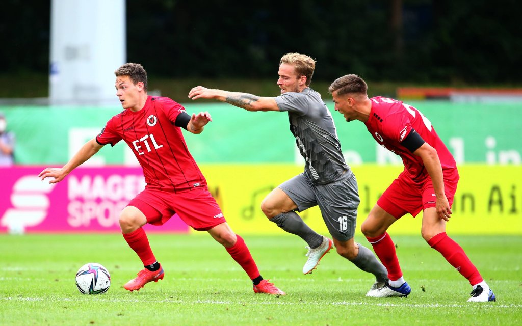 von links: Patrick Sontheimer Koeln, Nils Butzen Zwickau, Moritz Fritz Koeln Viktoria Koeln vs FSV Zwickau, Fussball, 3. Liga, 31.07.2021