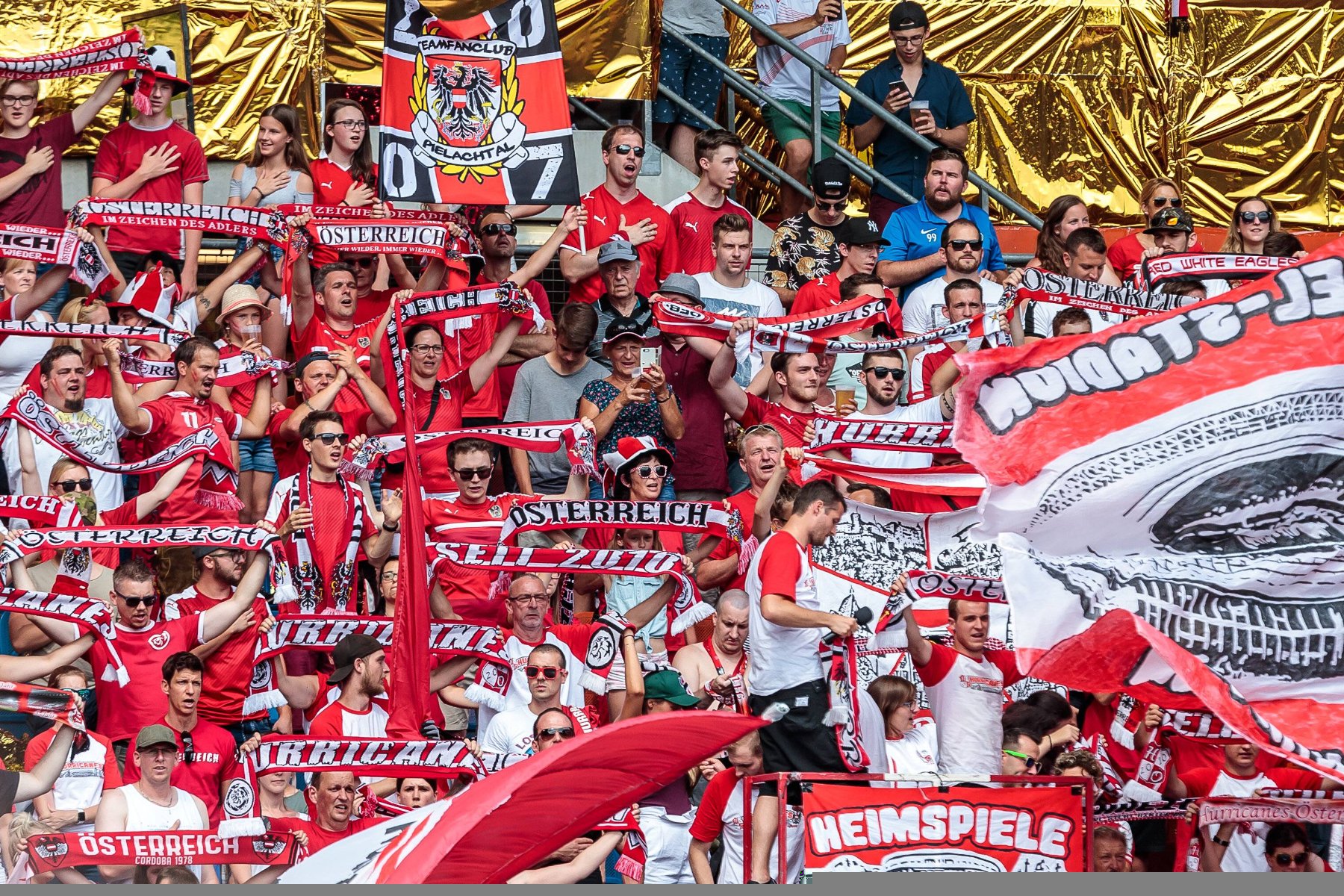 10.06.2018, Ernst Happel Stadion, Wien, AUT, Testspiel, AUT, Testspiel, Oesterreich vs Brasilien, im Bild Fans Nationalteam