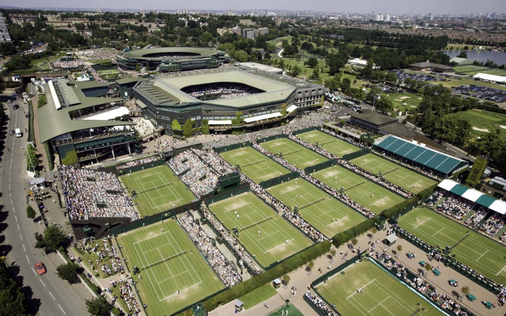 Tennis Wimbledon Championships 2005-Der All England Tennis and Croquet Club-Uebersicht von oben,Tennisanlage von oben mit den Rasenplaetzen,Centre Court,Court no.1,Court No,2