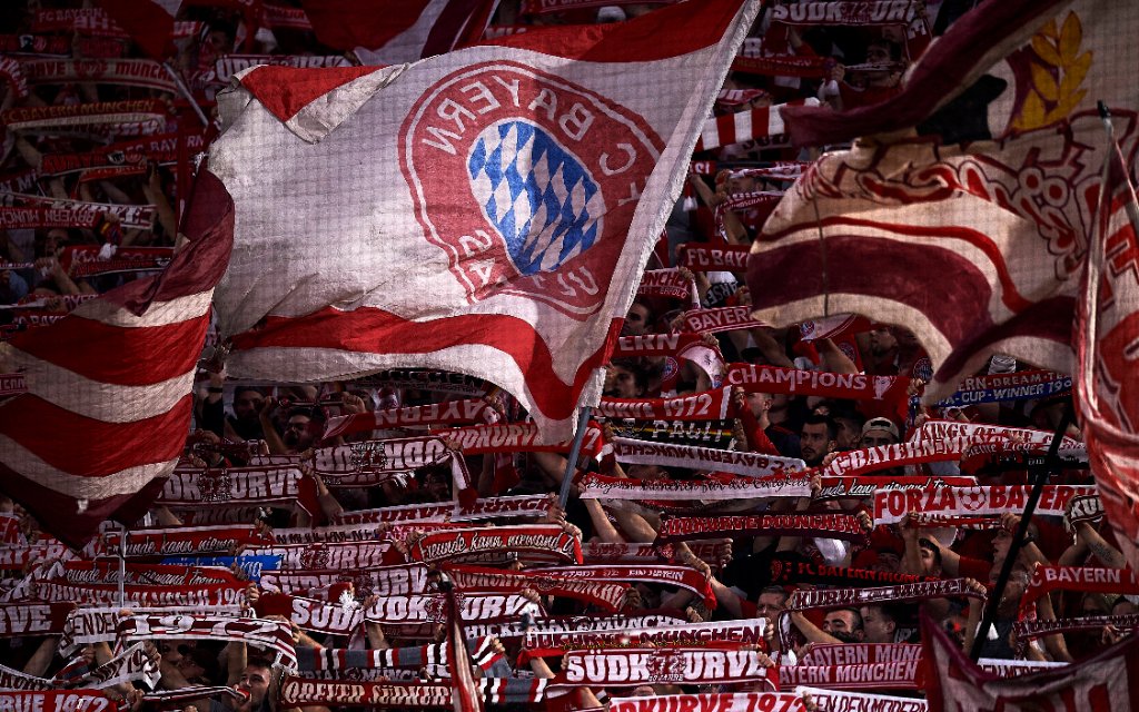 FC Bayern München v FC Barcelona, Barca Group C - UEFA Champions League Bayern supporters waves the flags prior the UEFA Champions League group C match between FC Bayern München and FC Barcelona at Allianz Arena on September 13, 2022 in Munich